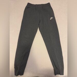 Nike Men's Sportswear Club Fleece Joggers | Grey | S